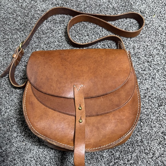 Madewell Handbags - Madewell Natural Leather Hard Body Boho Crossbody Bag